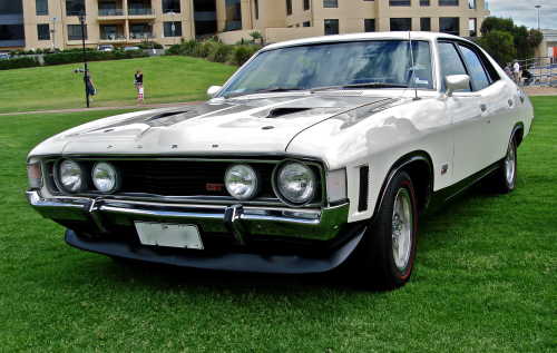 Ford_Falcon_XA_GT_sedan