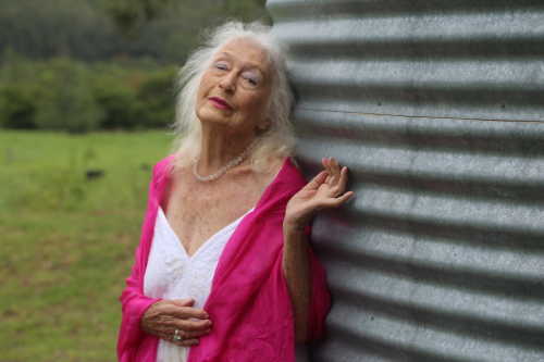 Eileen Kramer pose at water tank