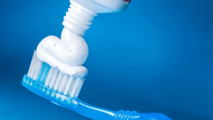 10 things you can clean with toothpaste (that aren’t your teeth ...