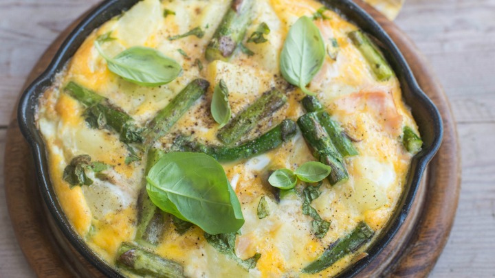 Cheesy asparagus frittata