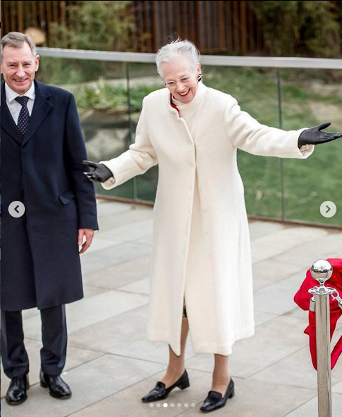 Queen Margrethe II looked lovely in a long cream coat for the outing to the Copenhagen Zoo.