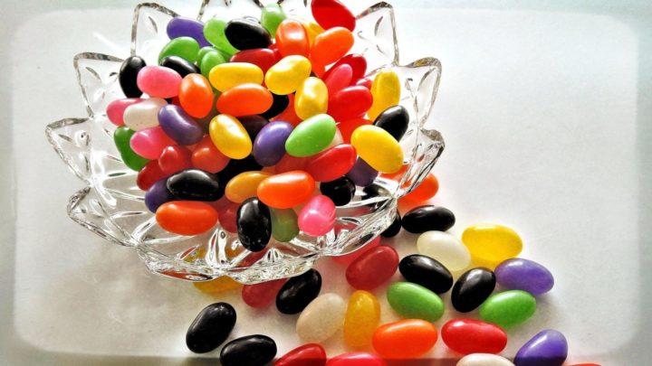 Who will eat Mary's black jelly beans now? Source: Pixabay