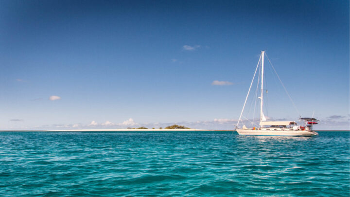 Total freedom in the breathtaking fringing lagoon of New Caledonia. Source: Di East
