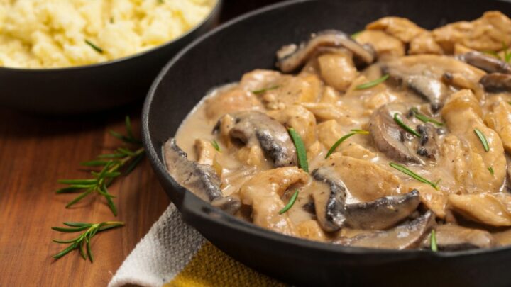 One-pot chicken stroganoff - Starts at 60