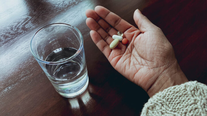 Dr Ross Walker looks into whether there are really any benefits to taking multivitamins. Source: Getty. 