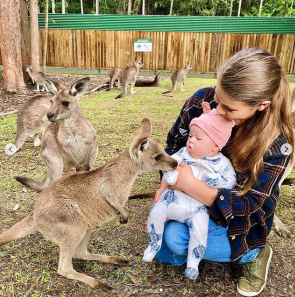 Welcome back! Bindi Irwin treats fans to new pics of baby Grace ...