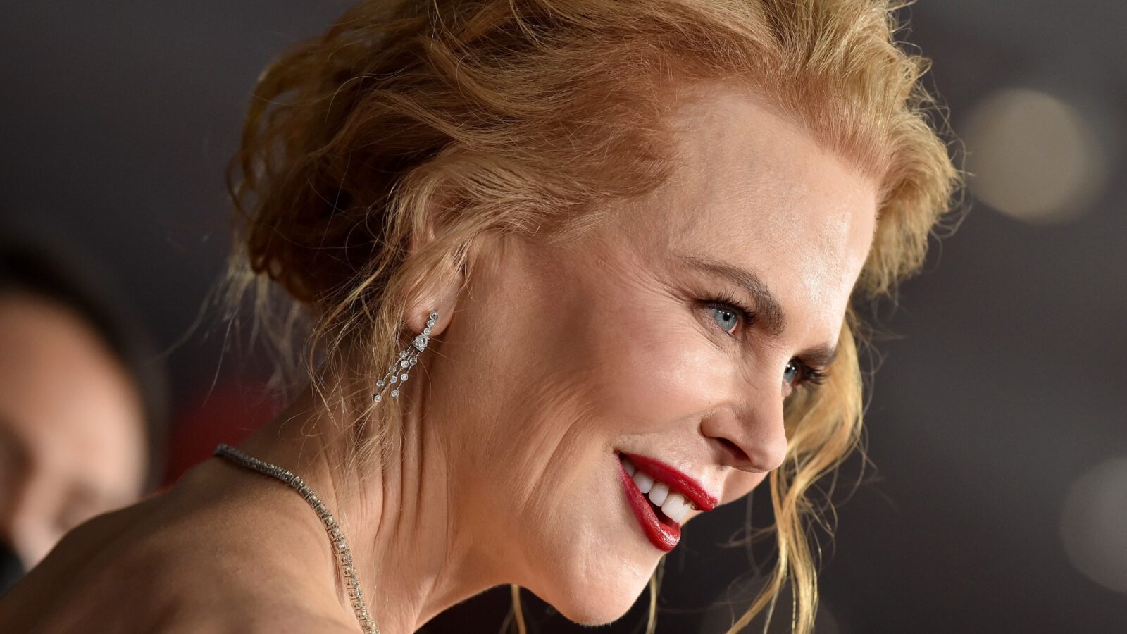 Nicole sales kidman earrings