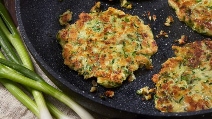 These crispy zucchini fritters are packed with flavour! - Starts at 60