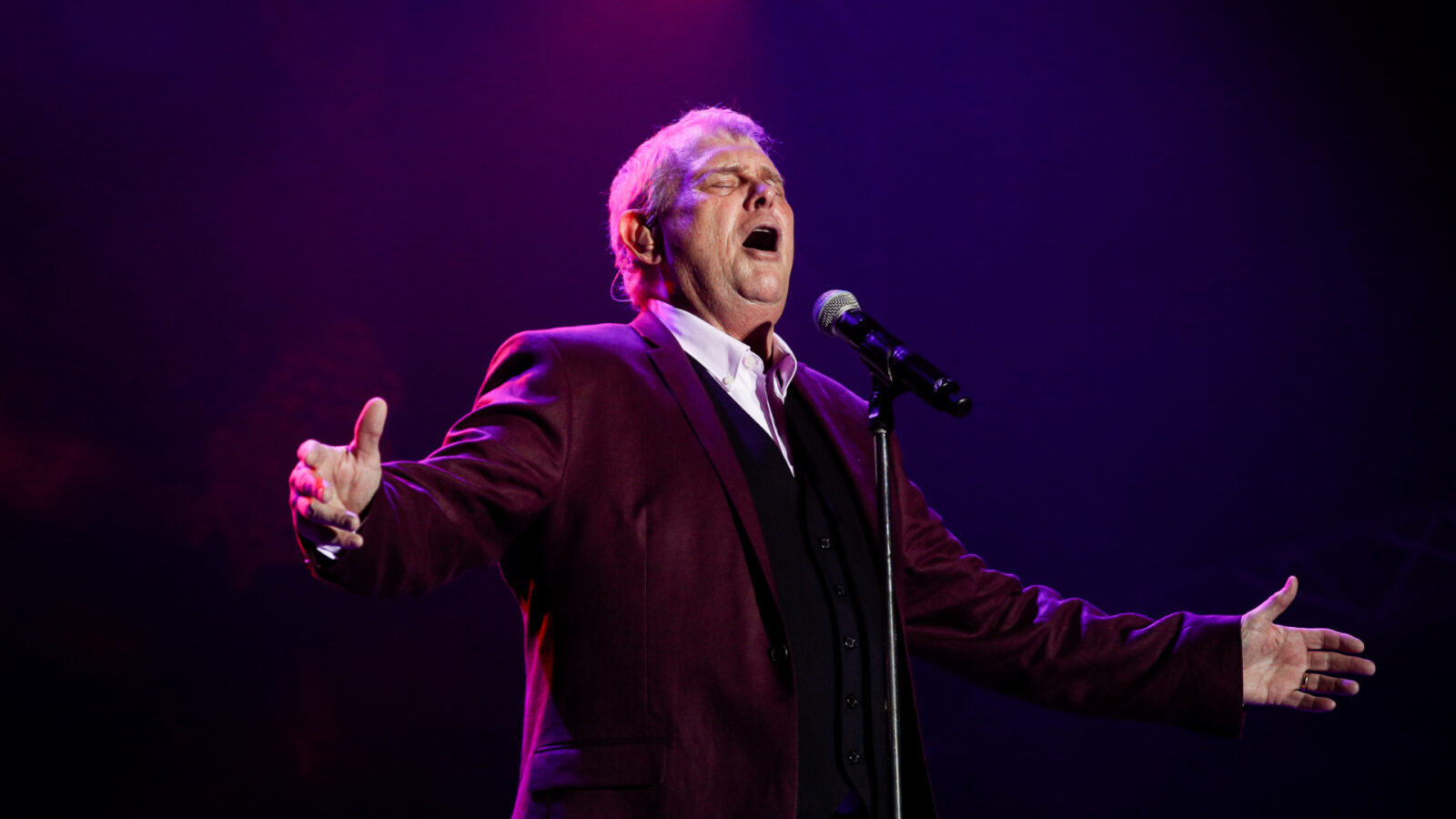 John Farnham’s family reveals the singer has made a ‘full recovery