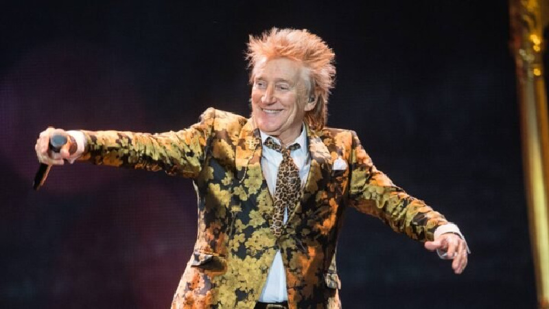 Age wearying Rod Stewart? No, it's put a swing in his step