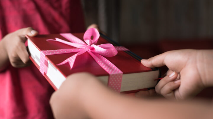 Here are five reasons why books make the best gifts. Source: Getty Images. 