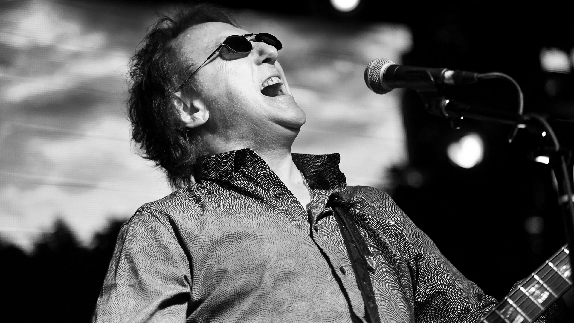 Paul McCartney pays tribute to former Wings bandmate Denny Laine