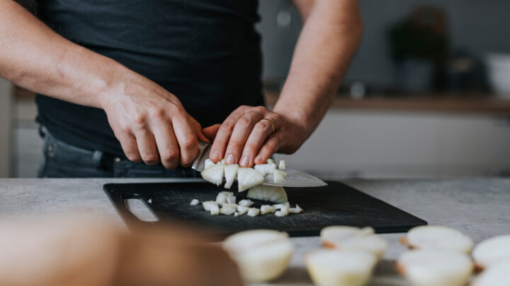 Chopping onions doesn’t have to be a tearful experience anymore—thanks to this clever hack. Source: Getty Images. 