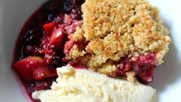 Delicious apple and berry crumble - Starts at 60