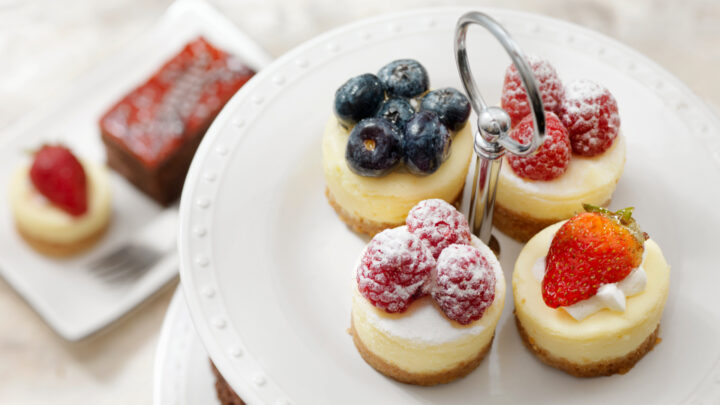 Super simple and delicious mini baked cheesecakes - Starts at 60