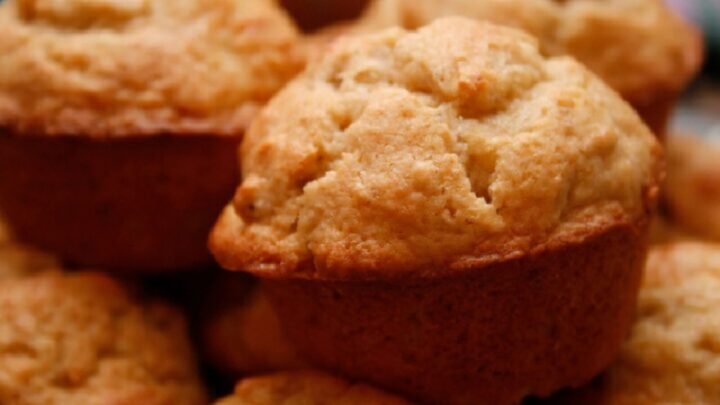 Delicious banana, honey and cinnamon muffins - Starts at 60