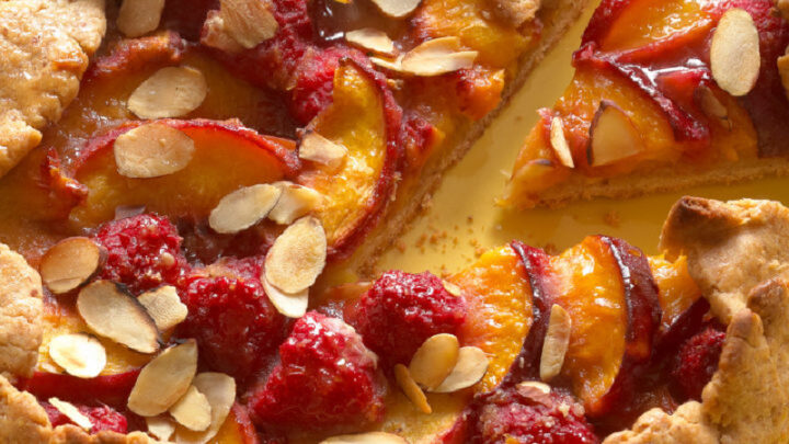 Tasty peach and almond cake - Starts at 60