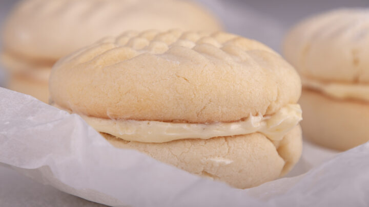 Baileys melting moments biscuits - Starts at 60