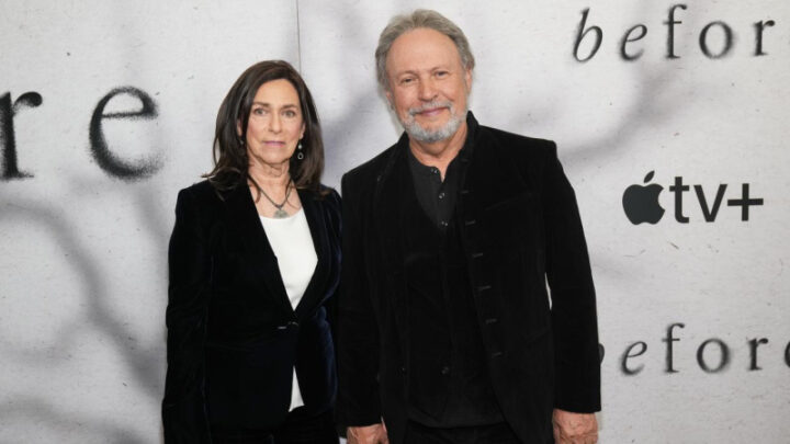 Beloved comedian Billy Crystal has shared the three things he believes are the key to his 54 years of marital bliss. Source: AP PHOTO. 