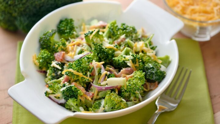 Sweet and refreshing broccoli salad - Starts at 60