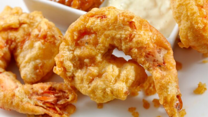 Crispy prawns with sweet chilli dip - Starts at 60