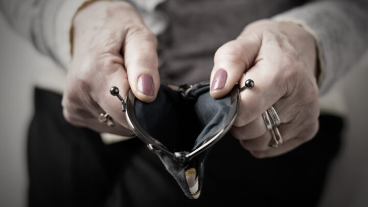 Are you struggling to make ends meet on the age pension? Source: Getty Images. 