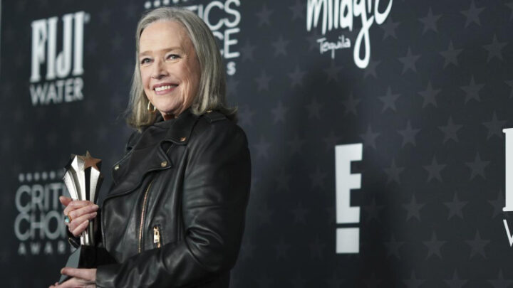 Back in the spotlight for her recent SAG best actress win, the Misery star revealed she is insecure. Source: AP PHOTO. 