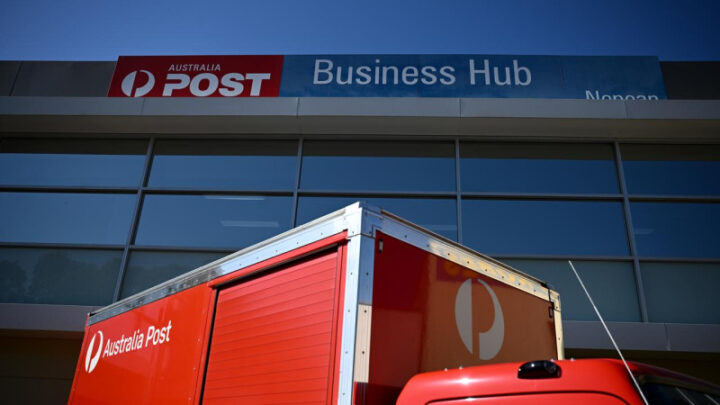 A sophisticated phishing scam is impersonating Australia Post, tricking Aussies into clicking fake delivery links. Source: Dan Himbrechts/ AAP PHOTOS. 