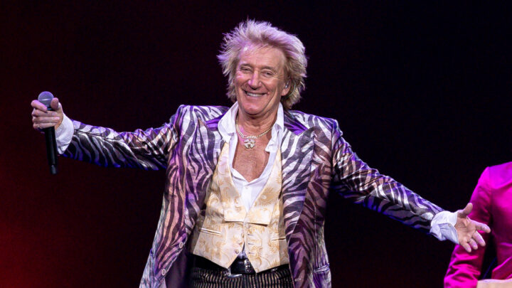 Sir Rod Stewart 'flabbergasted' as surprise guests present him with Lifetime Achievement Award