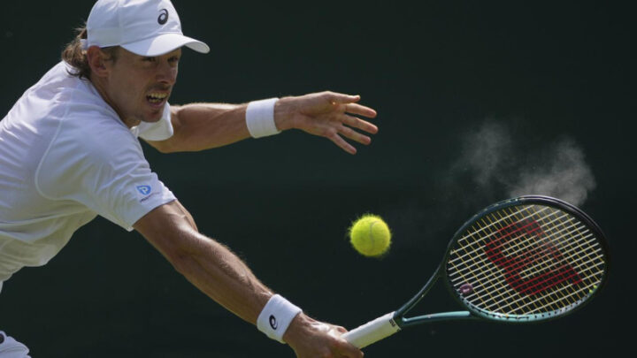 De Minaur's 6-2 6-2 7-6 (7-2) win was his first since he defeated Serbian Laslo Djere in the opening round at Roland Garros at the end of May. Source: AP PHOTO. 
