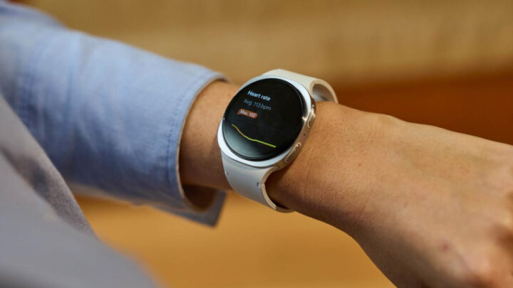 Australia's medical regulator has approved smartwatch software that analyses breathing during sleep. Source: HANDOUT/ SAMSUNG AUSTRALIA. 
