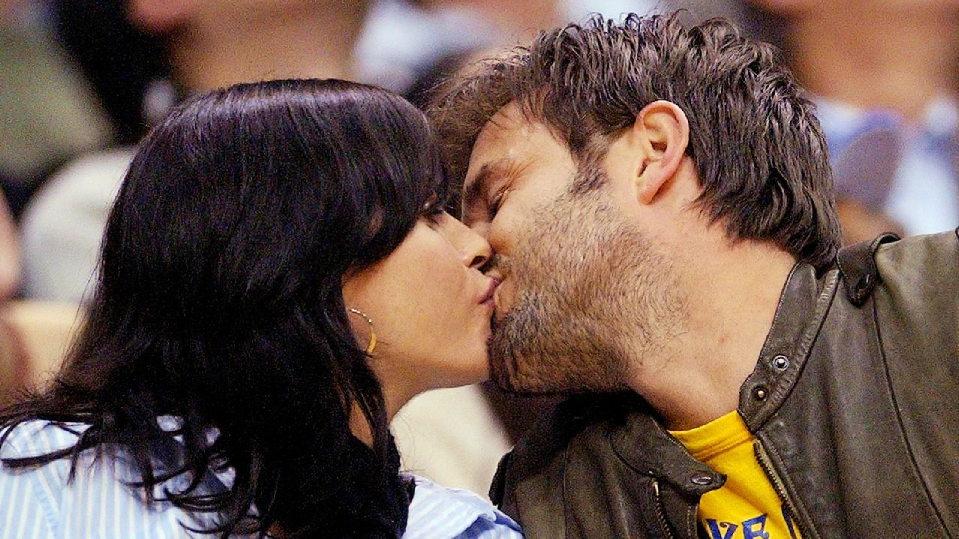 When was the first kiss? Scientists have a theory - Starts at 60