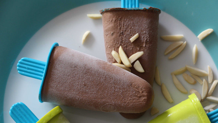 Healthy choc ice pops